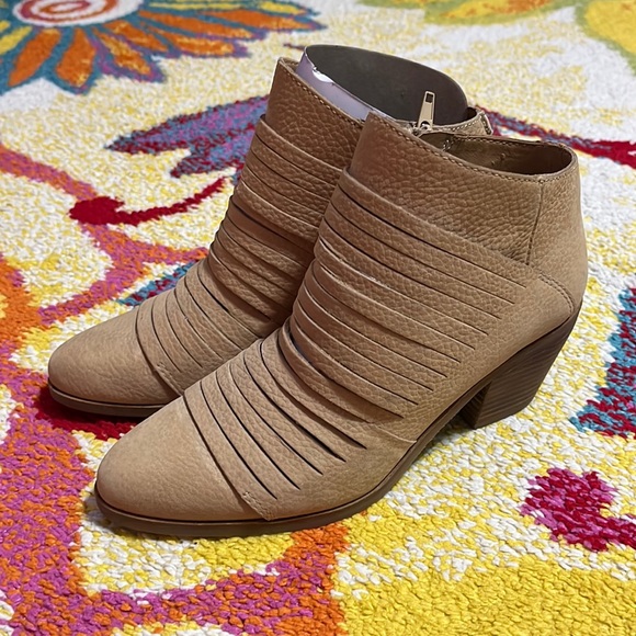 NWOT Lucky brand Zavrina - Picture 2 of 9